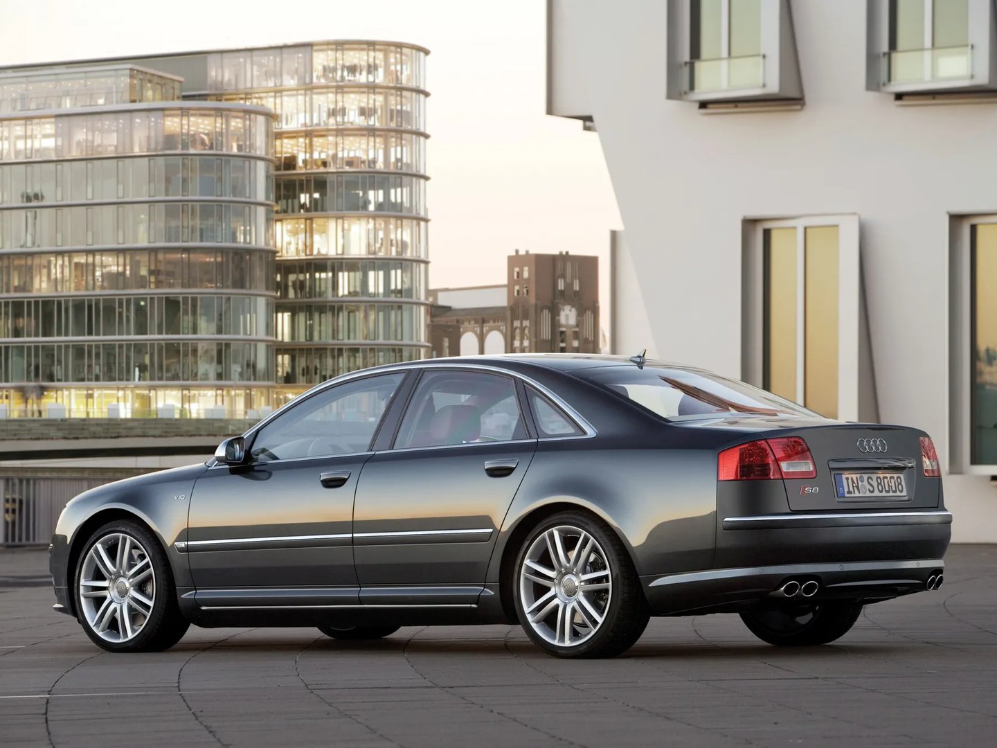 Audi_S8_2_generation__Sedan__3.jpg