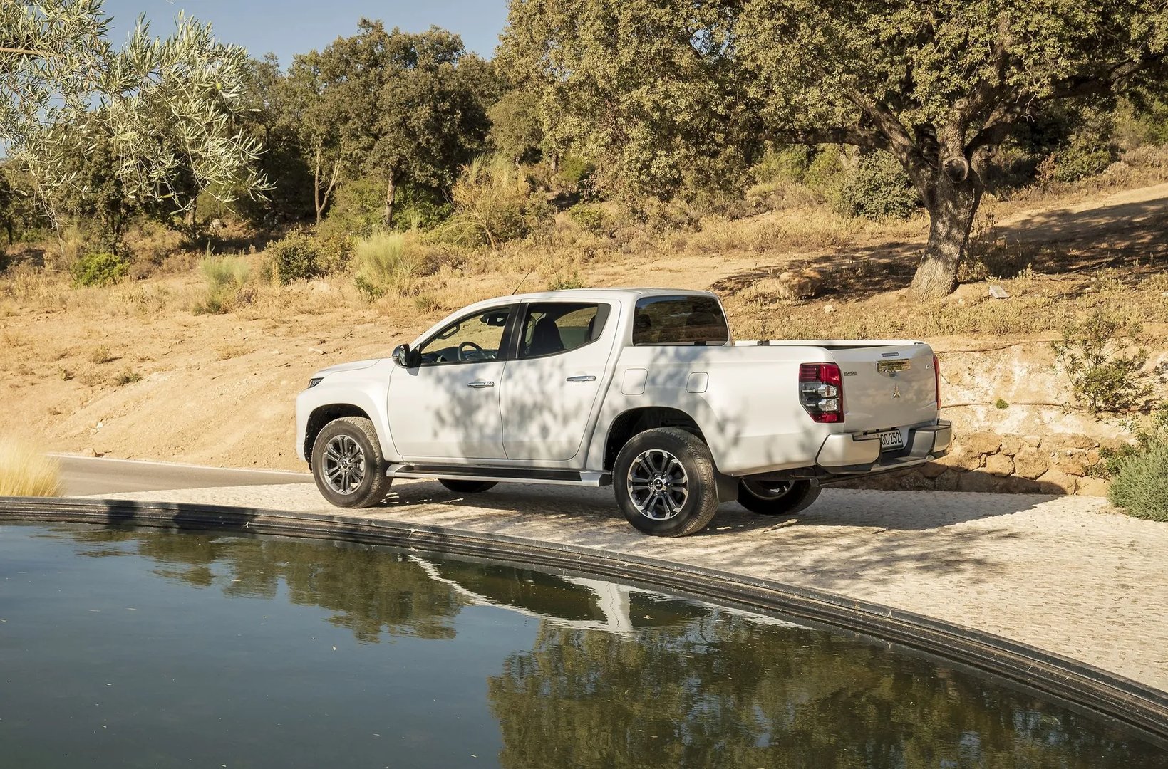 Mitsubishi_Triton_5_generation_restyling__Pickup_double-cab__12.jpg