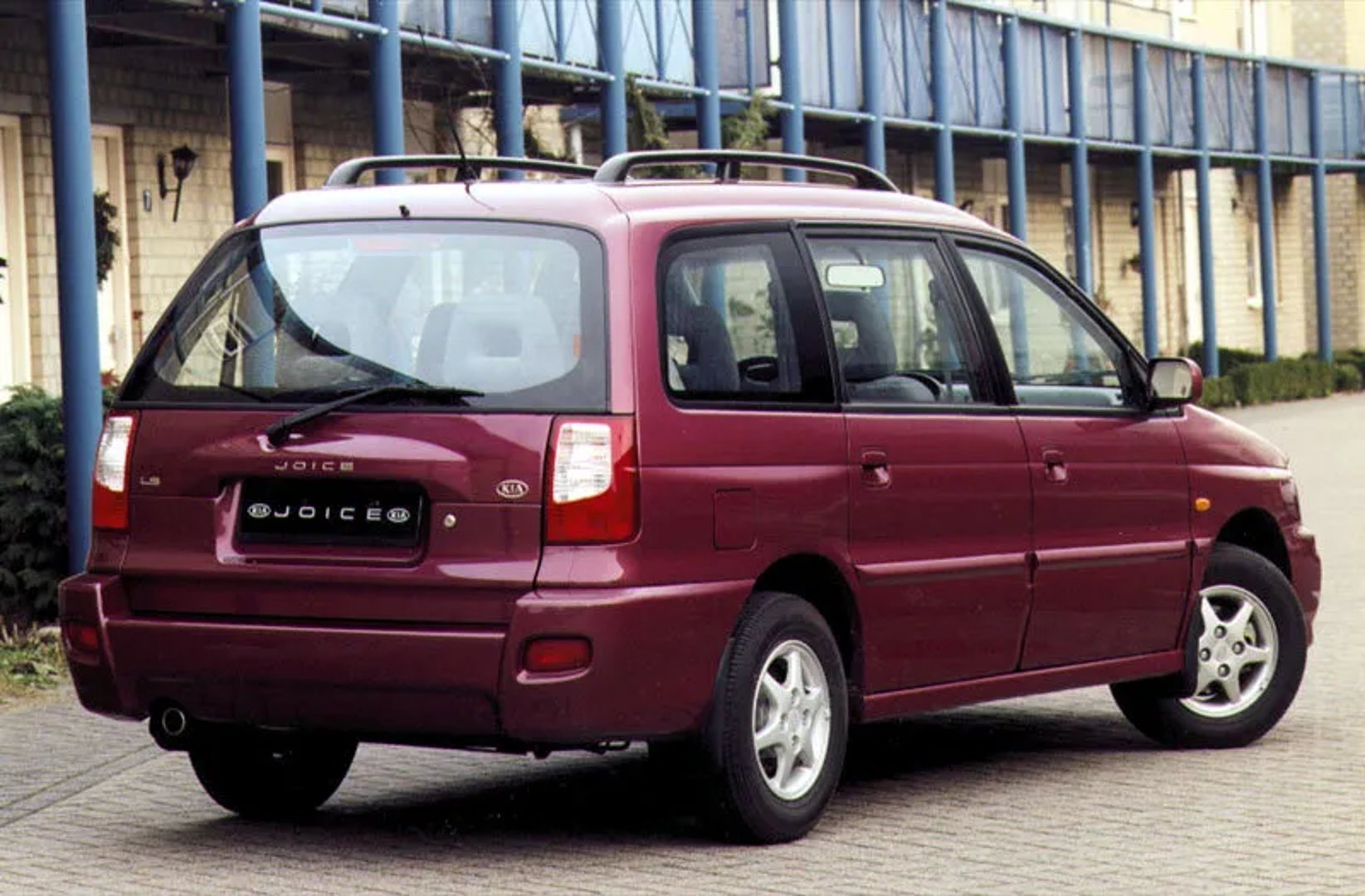 Kia_Joice_1_generation__Compact_Van__1.jpg