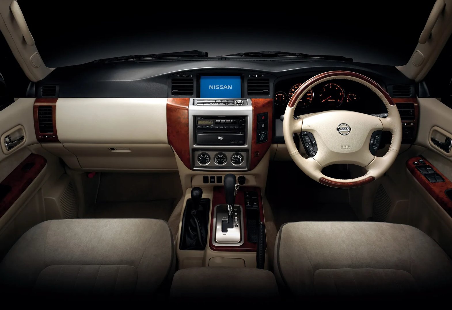 Nissan_Safari_5_generation__SUV_5-doors__5.jpg