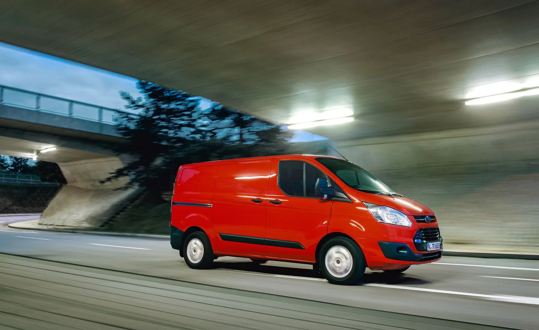 Ford_Transit_Custom_1_generation__Van__8.jpg