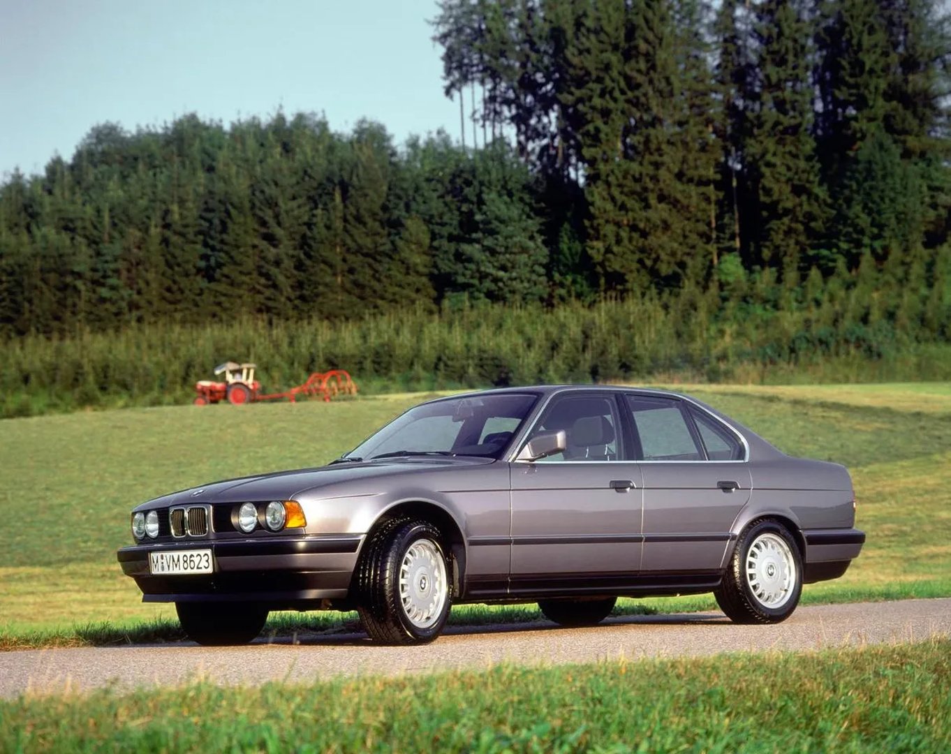 BMW_M5_2_generation__Sedan__12.jpg