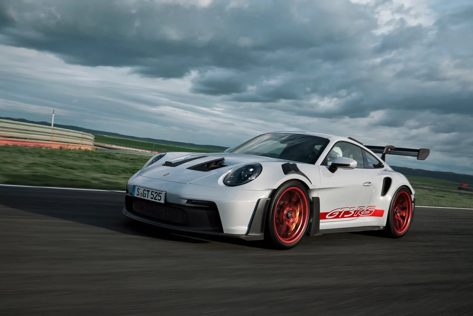 Porsche_911_GT3_RS_1_generation__Coupe__9.jpg