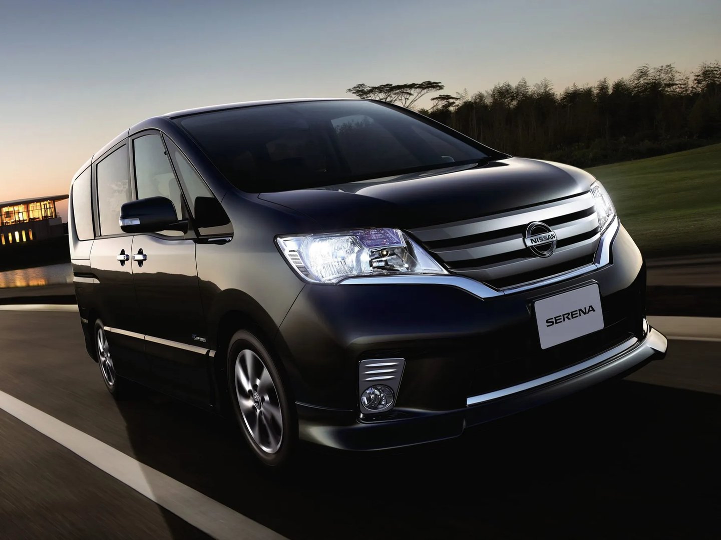 Nissan_Serena_4_generation__Minivan__3.jpg