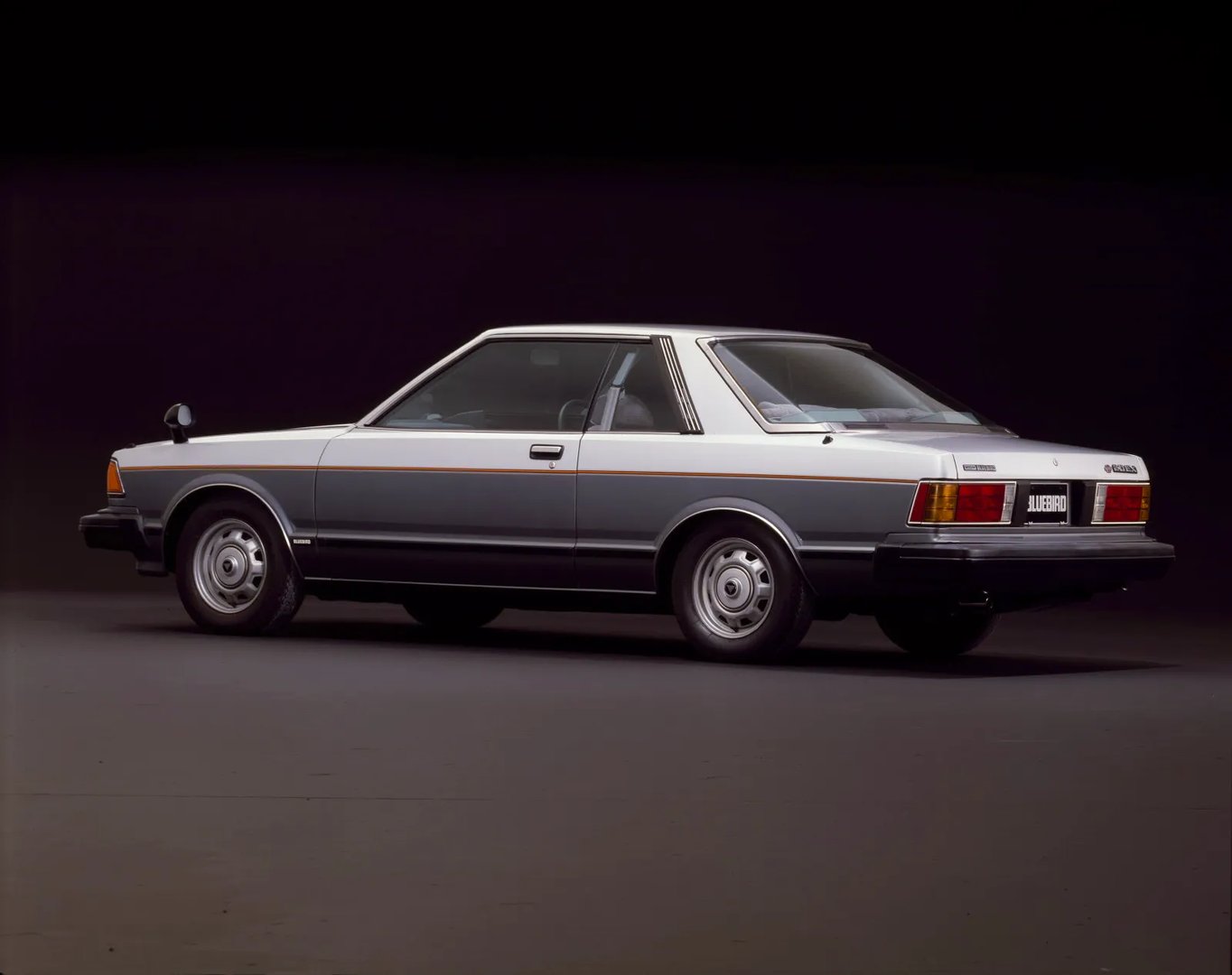Nissan_Bluebird_6_generation__Coupe__4.jpg