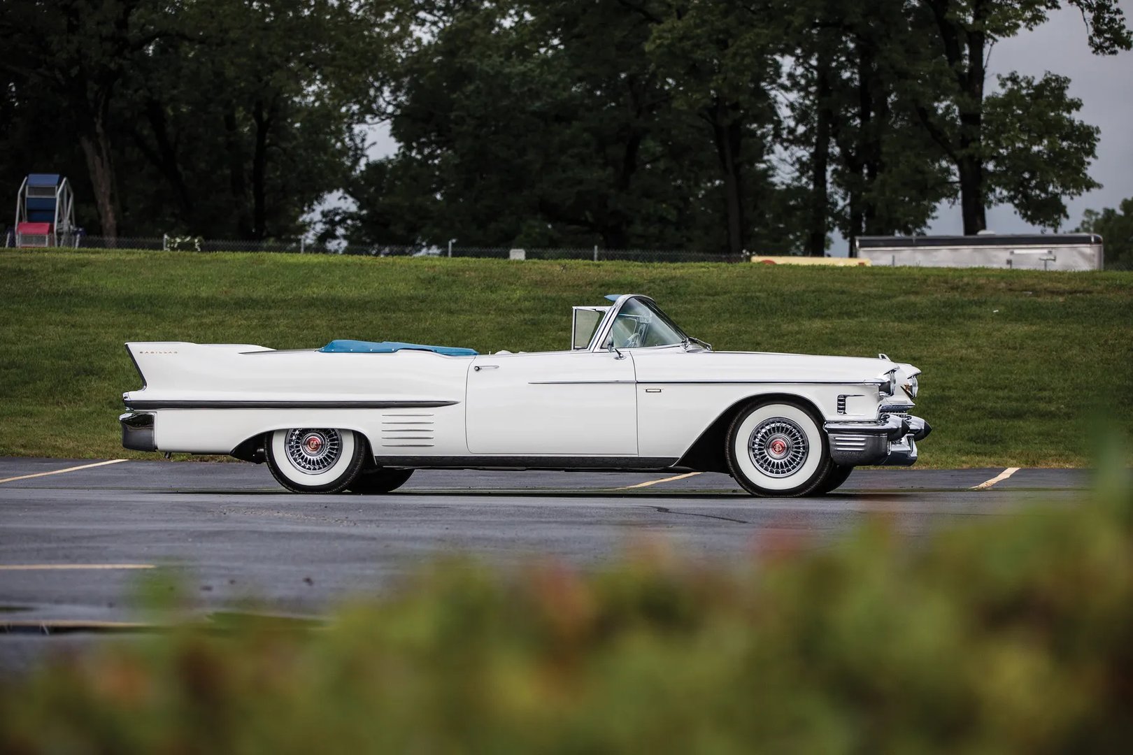 Cadillac_Series_62_5_generation__Cabrio__7.jpg