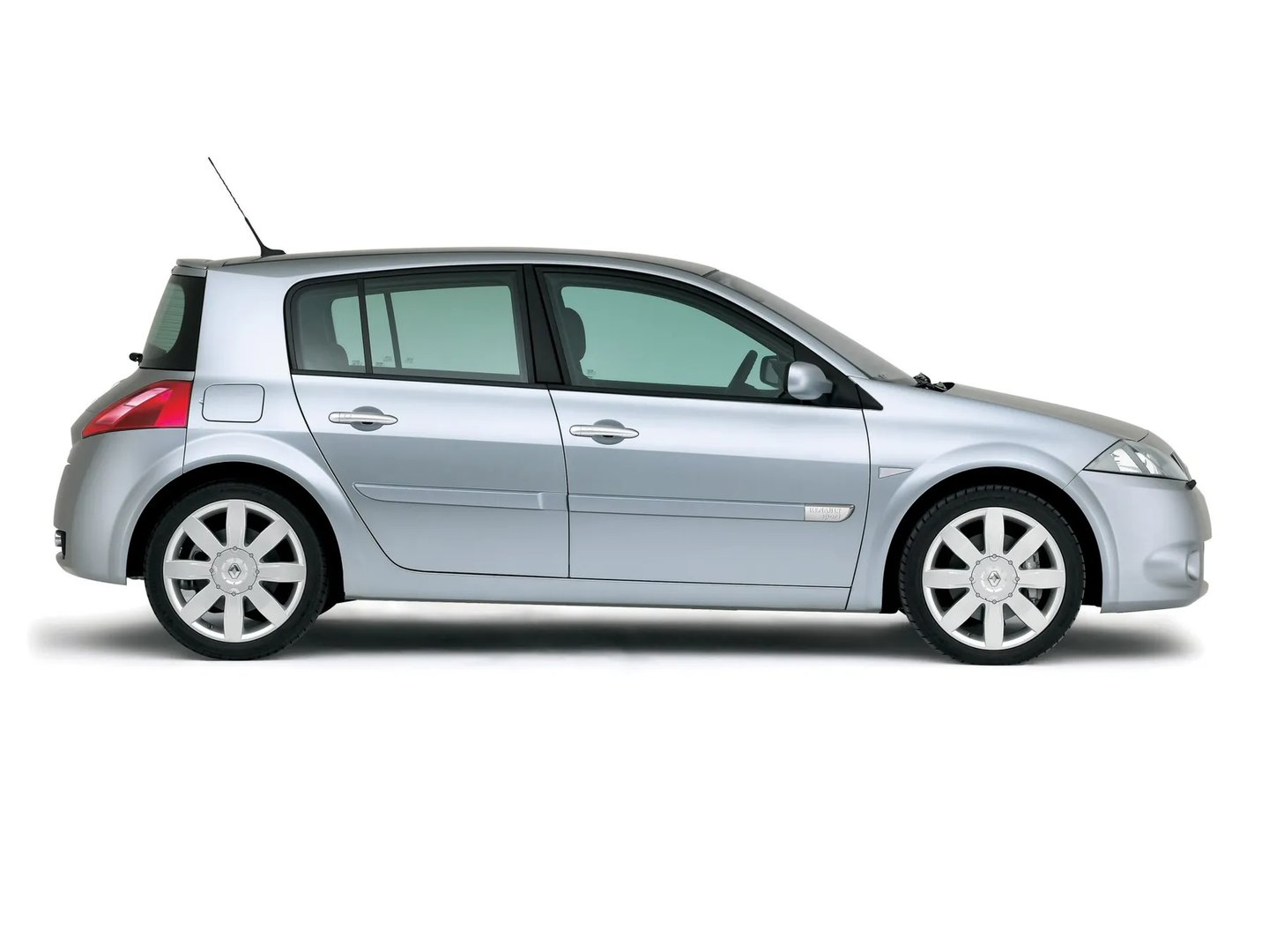 Renault_Megane_RS_2_generation__Hatchback_5-door__1.jpg