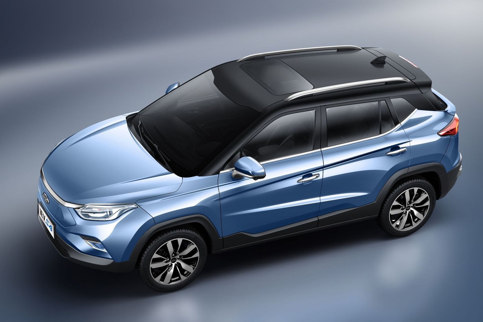 jac_iEVS4_1_generation__SUV_5-doors__9.jpg
