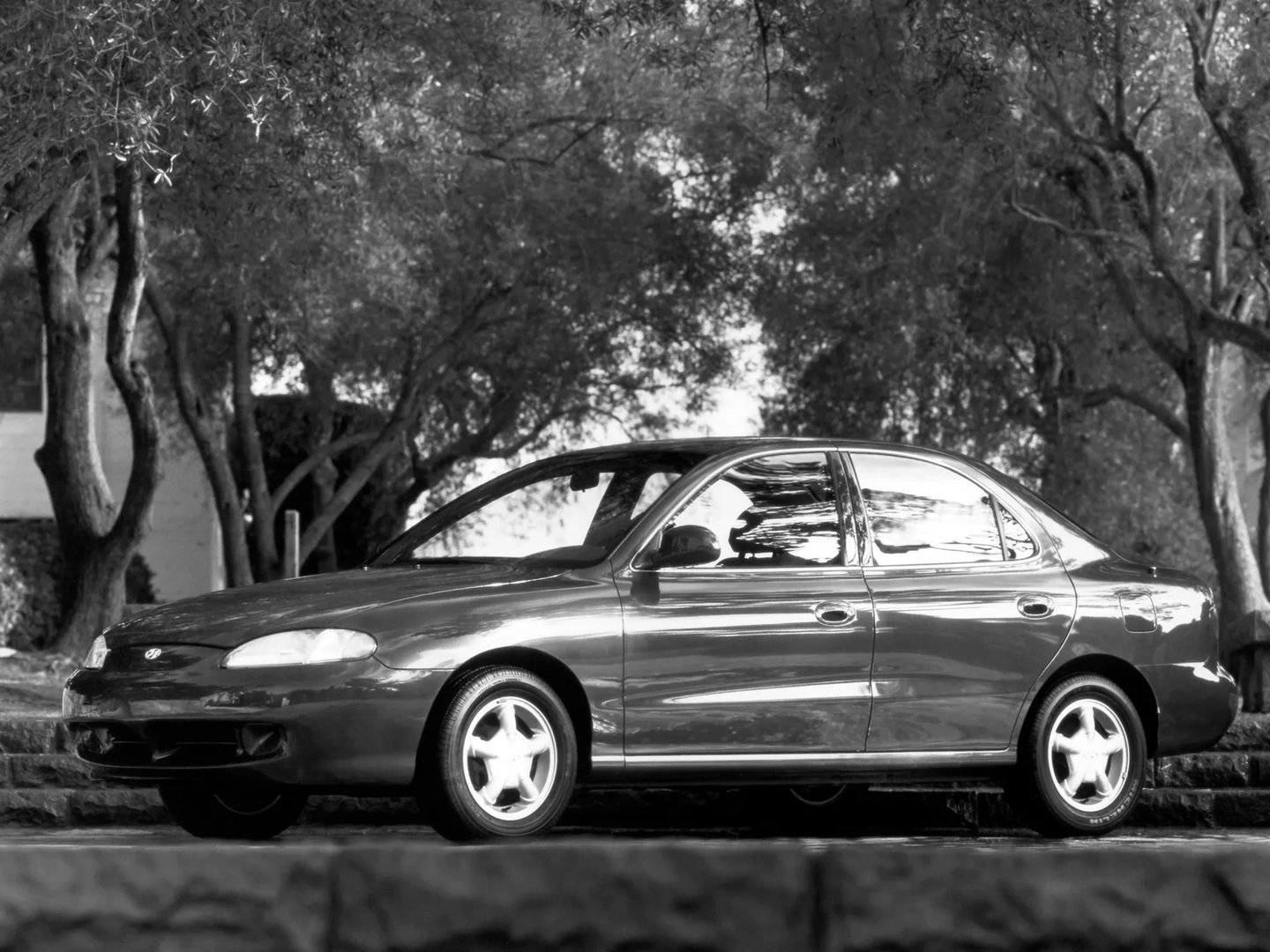 Hyundai_Elantra_2_generation__Sedan__6.jpg