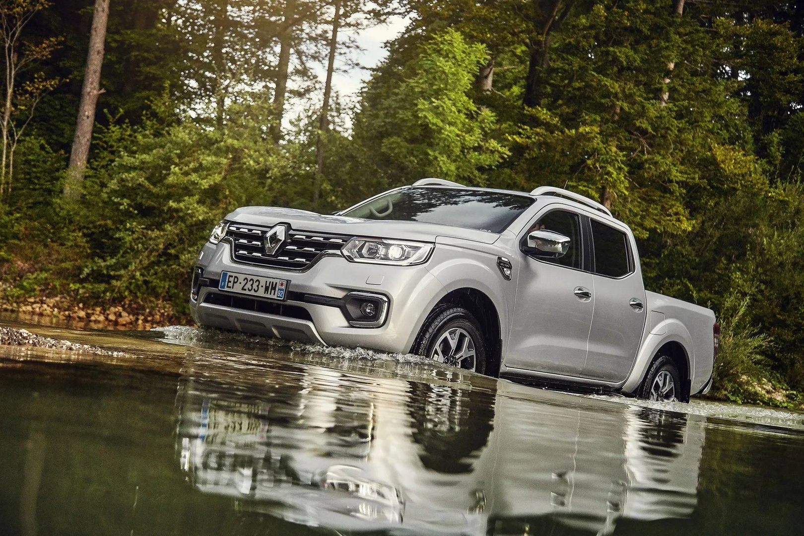 Renault_Alaskan_1_generation__Pickup_double-cab__2.jpg