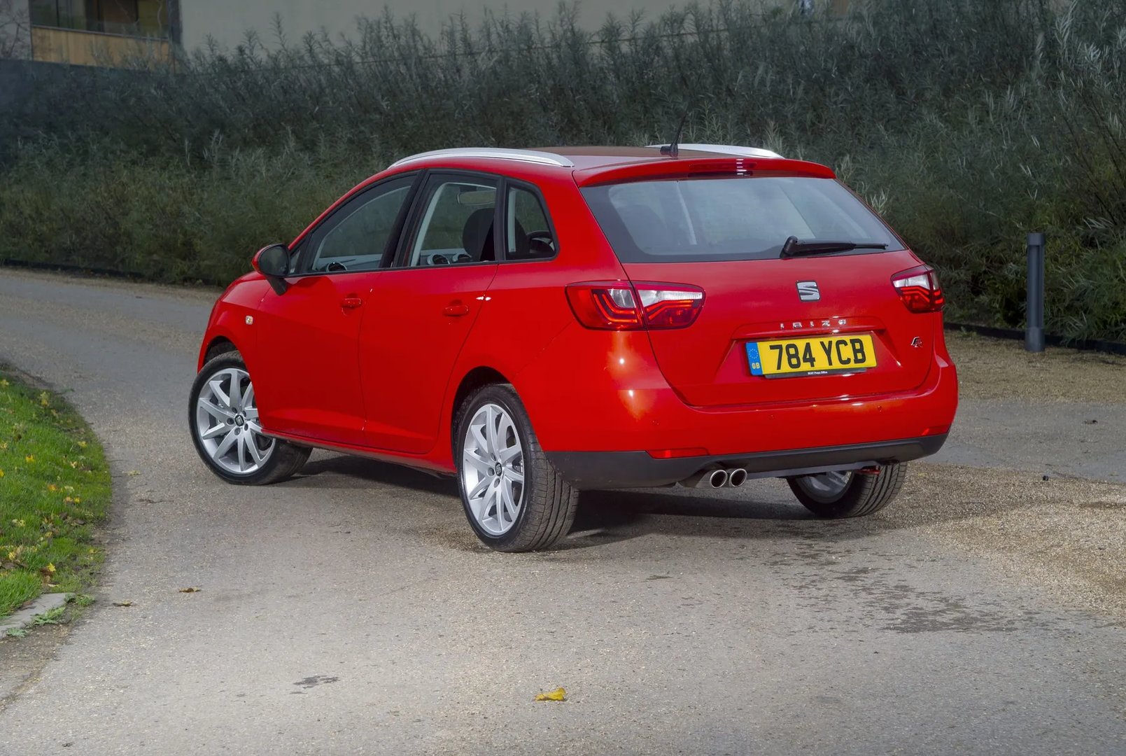 SEAT_Ibiza_4_generation_restyling_2__Estate_5-door__1.jpg