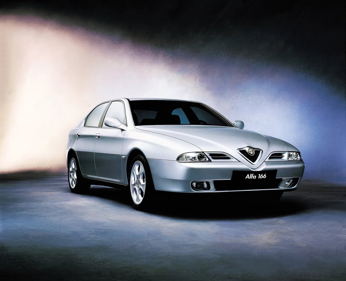 Alfa Romeo_166_1_generation__Sedan__12.jpg