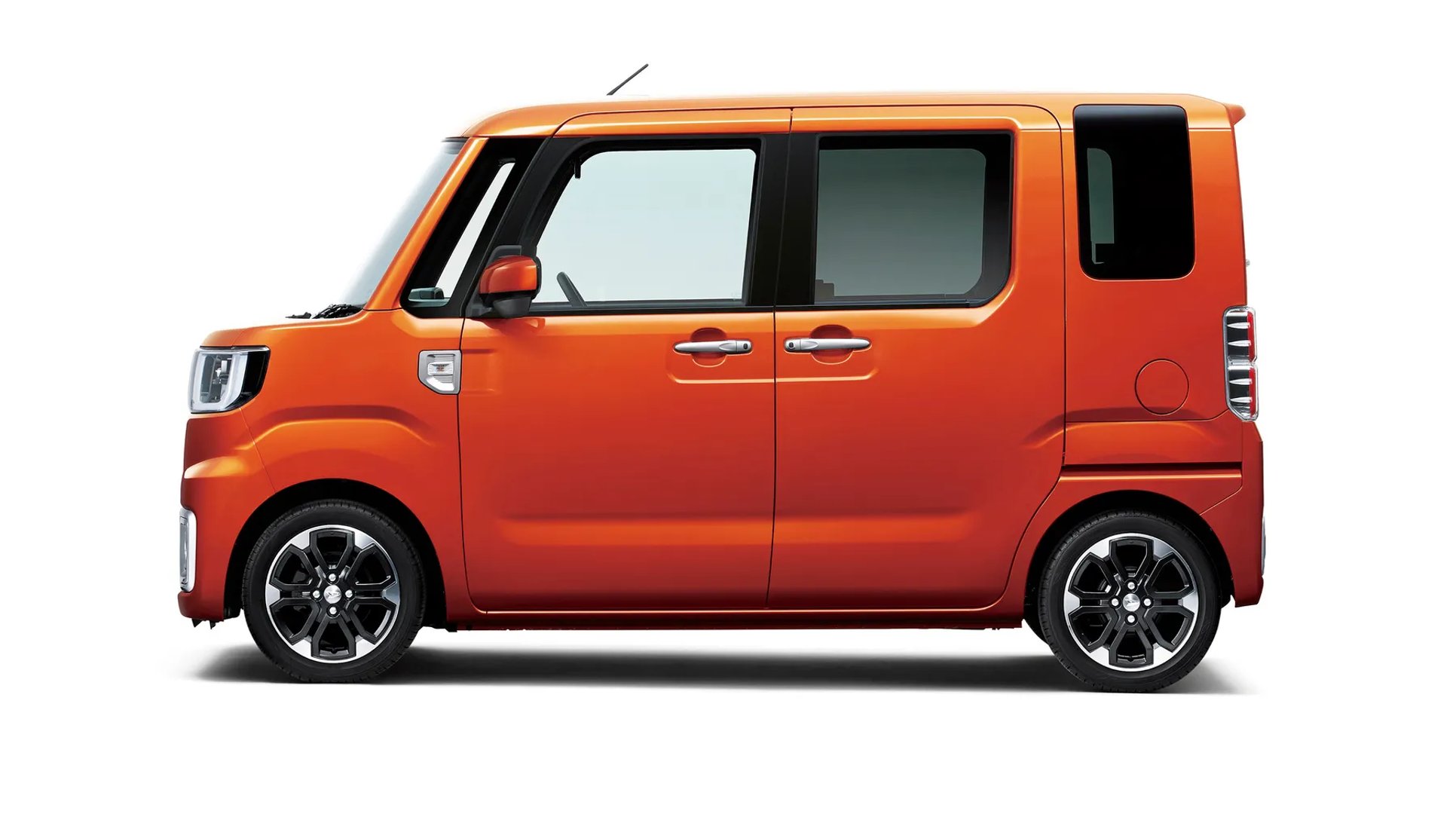 Daihatsu_Wake_1_generation__Microvan__1.jpg