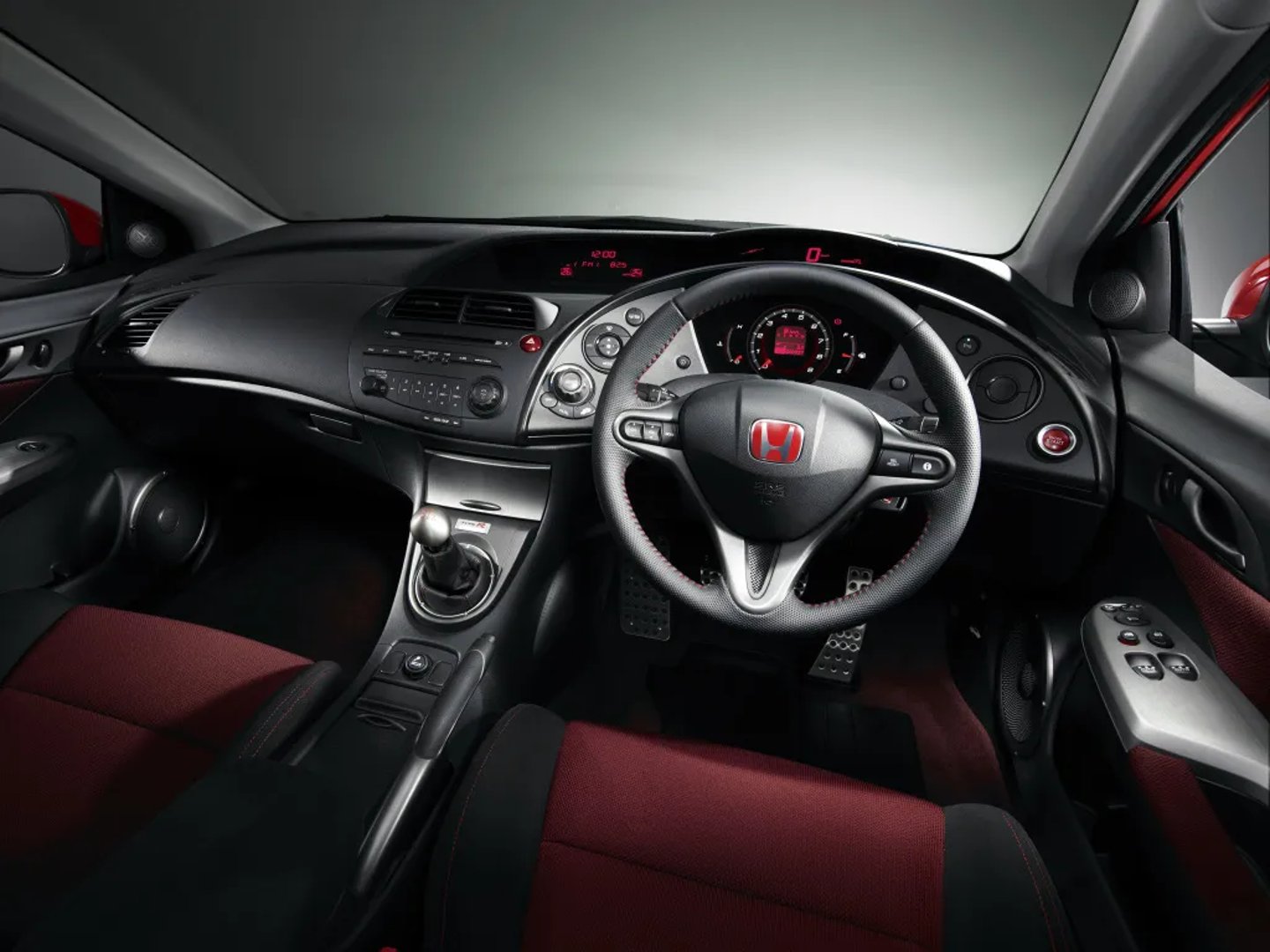 Honda_Civic_Type_R_8_generation_restyling__Hatchback_3-door__13.jpg