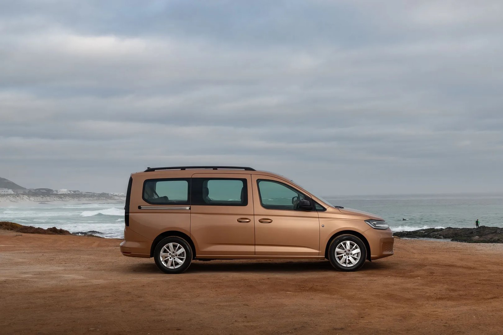 Volkswagen_Caddy_5_generation__Compact_Van_Long__4.jpg