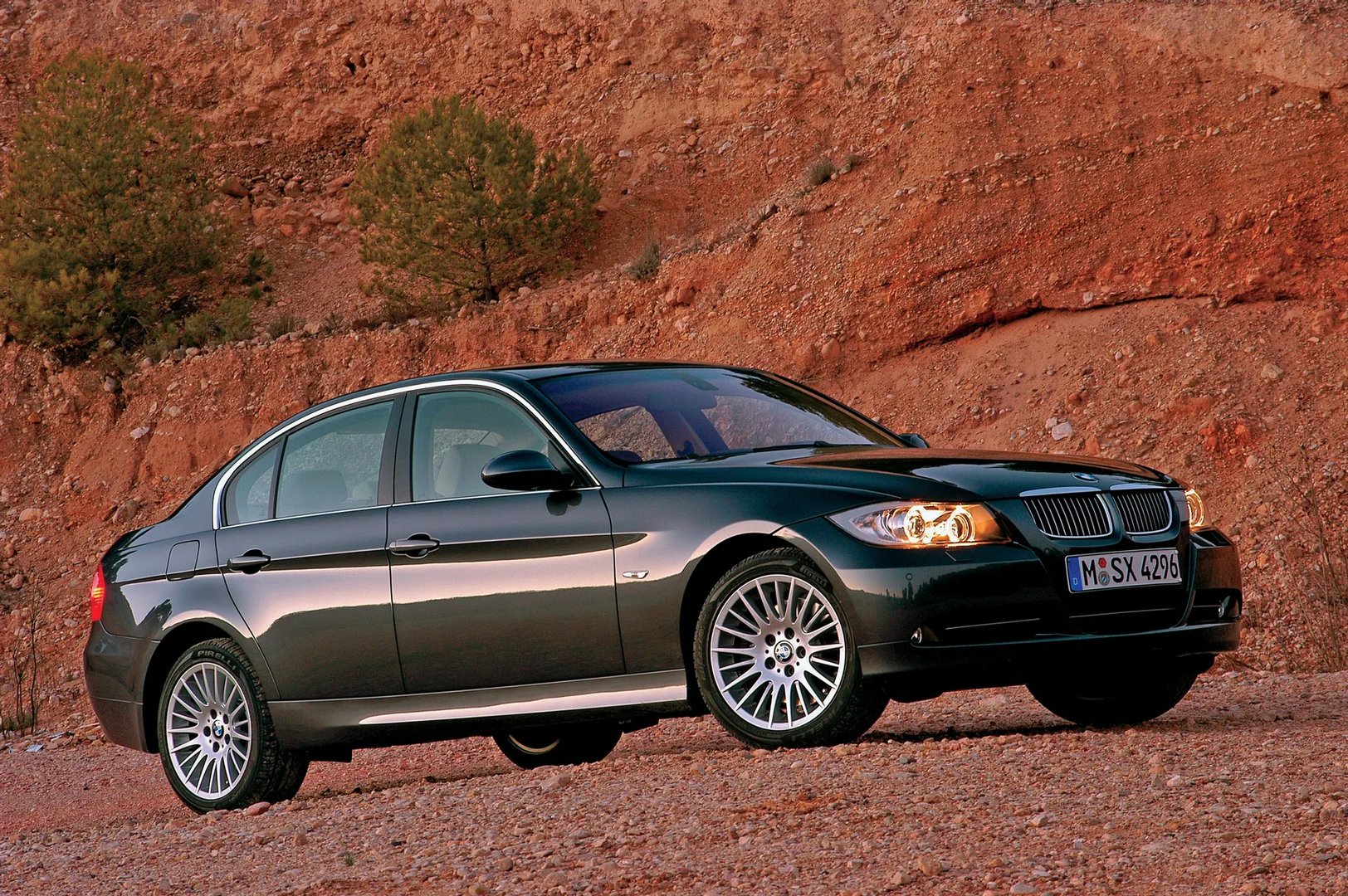 BMW_3_series_5_generation__Sedan__1.jpg