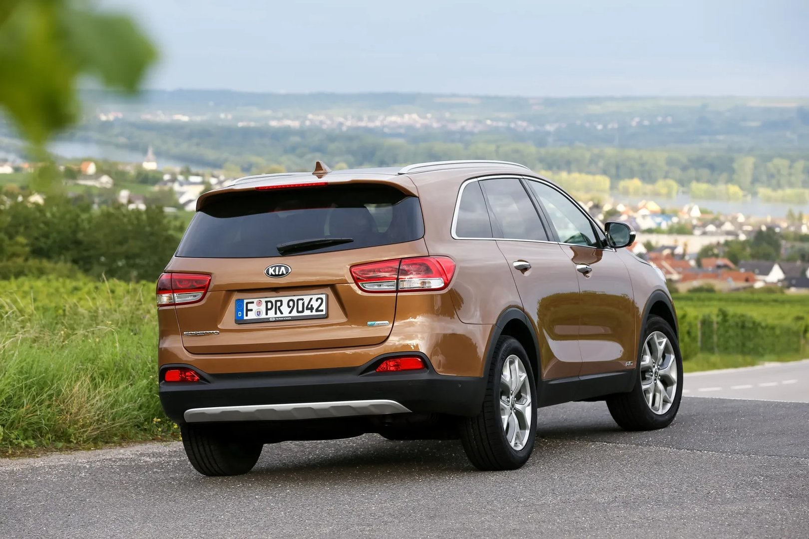 Kia_Sorento_3_generation__SUV_5-doors__1.jpg