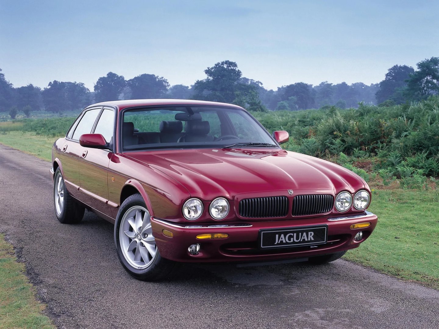 Jaguar_XJ_2_generation_restyling_2__Sedan__3.jpg