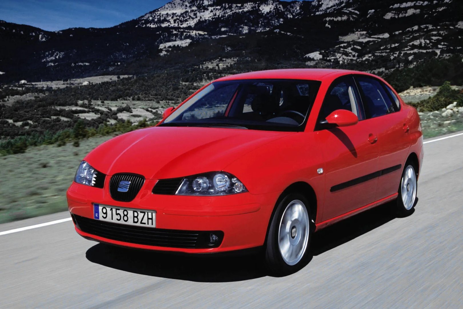 SEAT_Cordoba_2_generation__Sedan__2.jpg