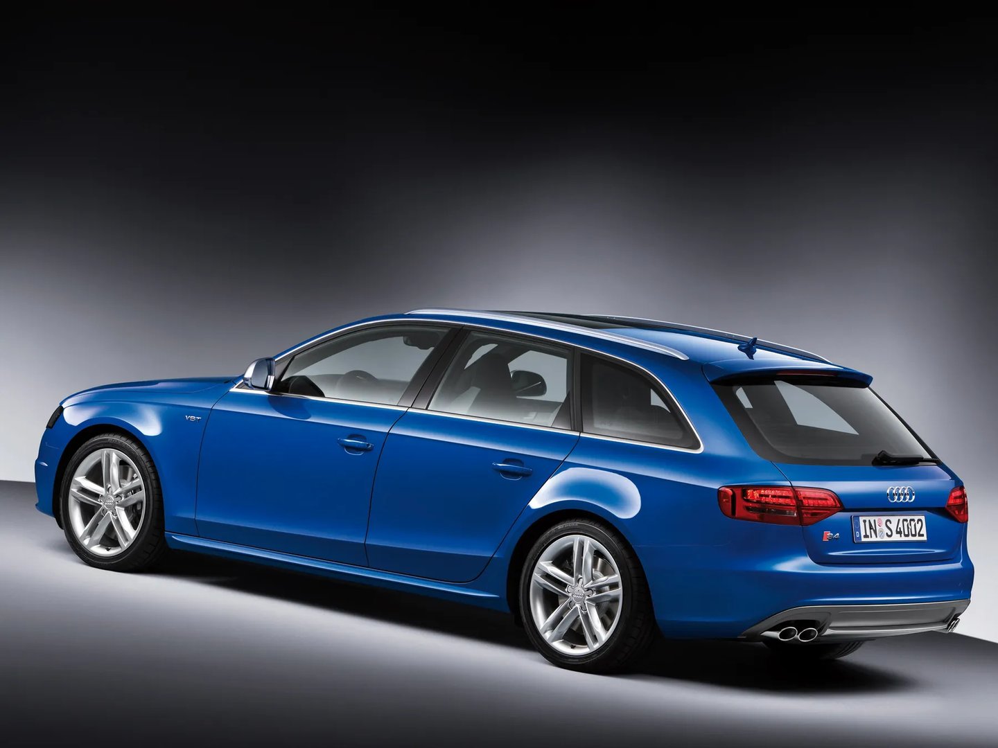 Audi_S4_4_generation__Estate_5-door__2.jpg