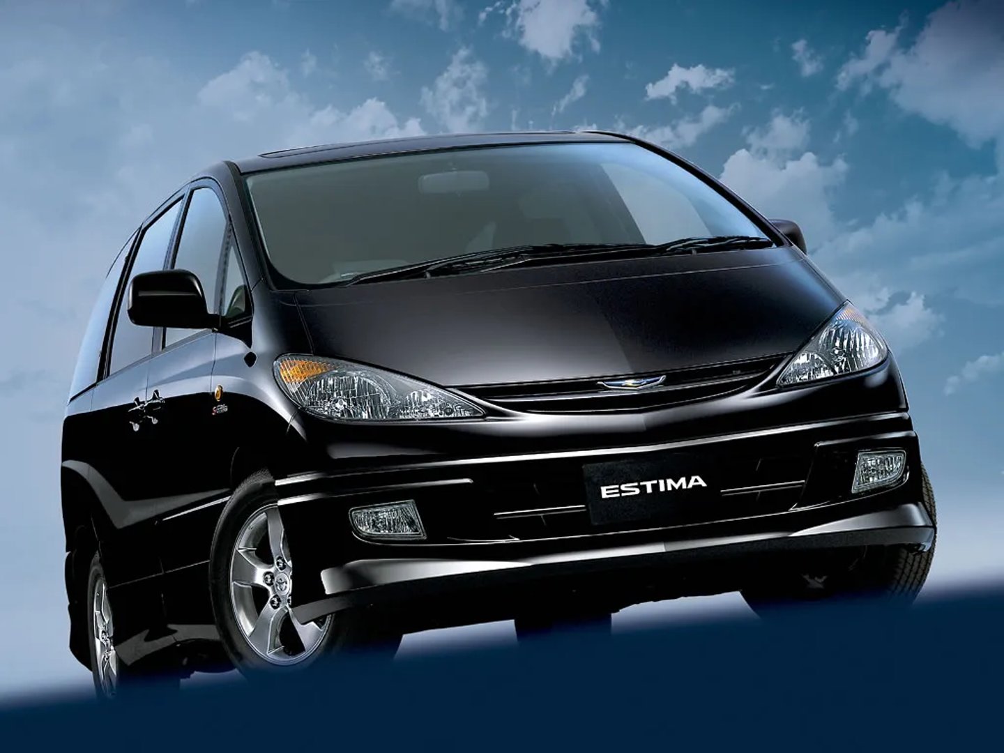 Toyota_Estima_2_generation__Minivan__3.jpg