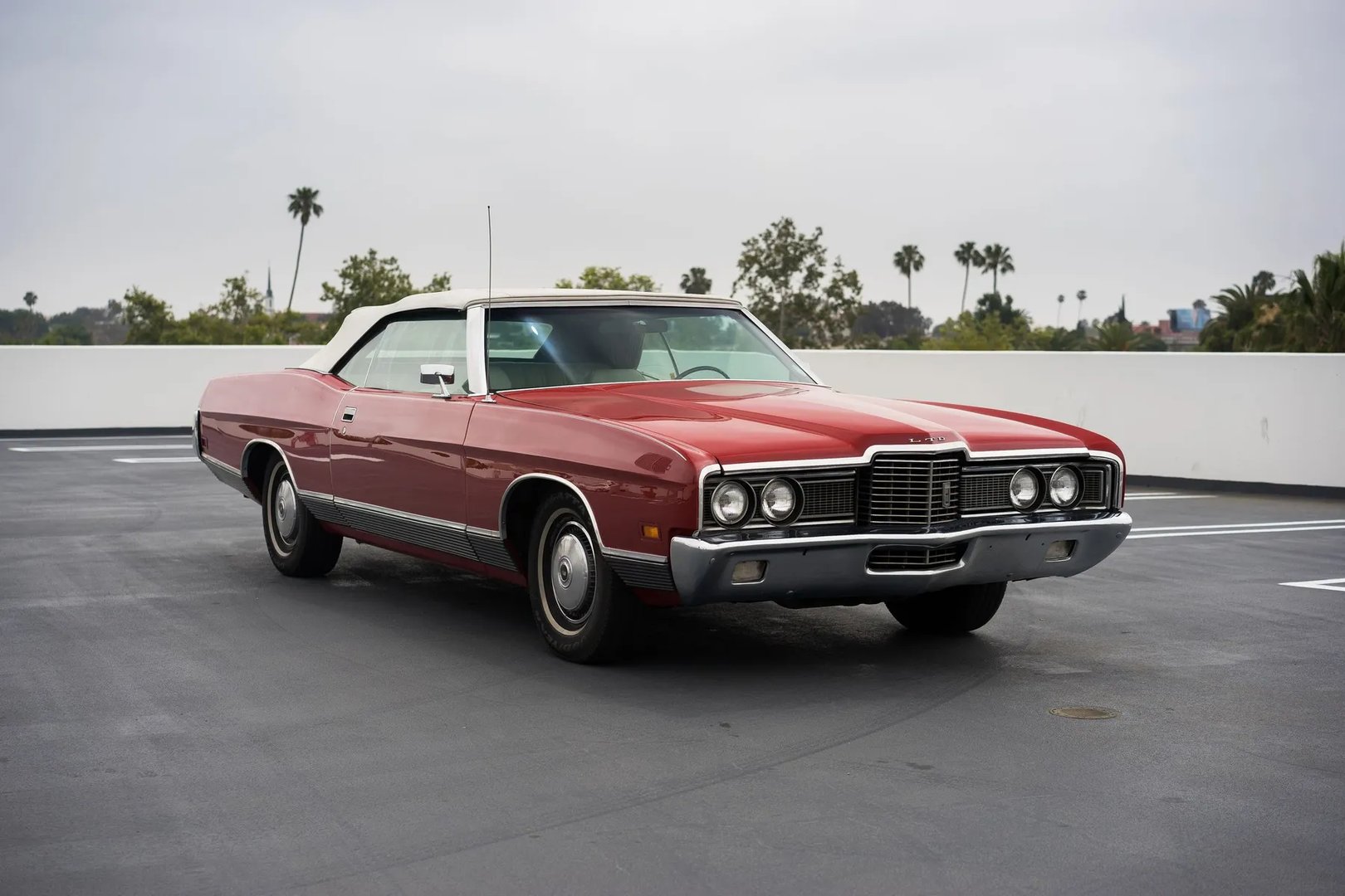 Ford_Galaxie_(USA)_4_generation__Cabrio__1.jpg