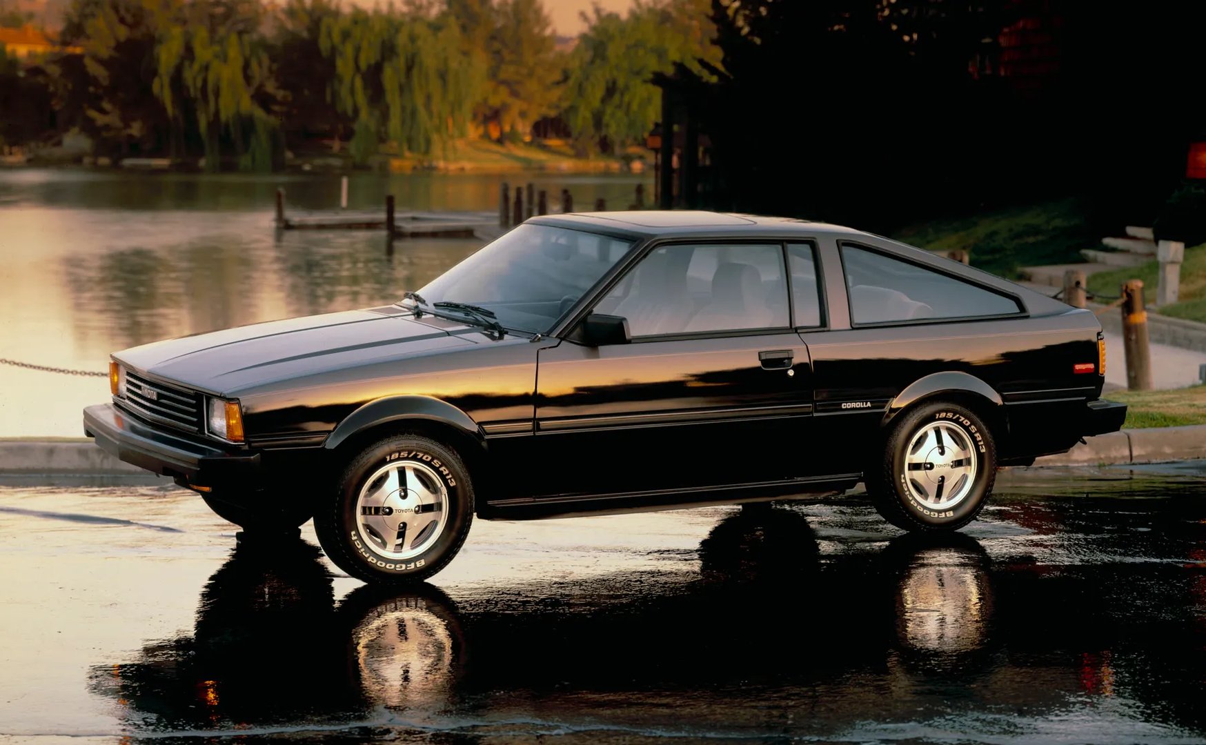 Toyota_Corolla_4_generation__Liftback__1.jpg