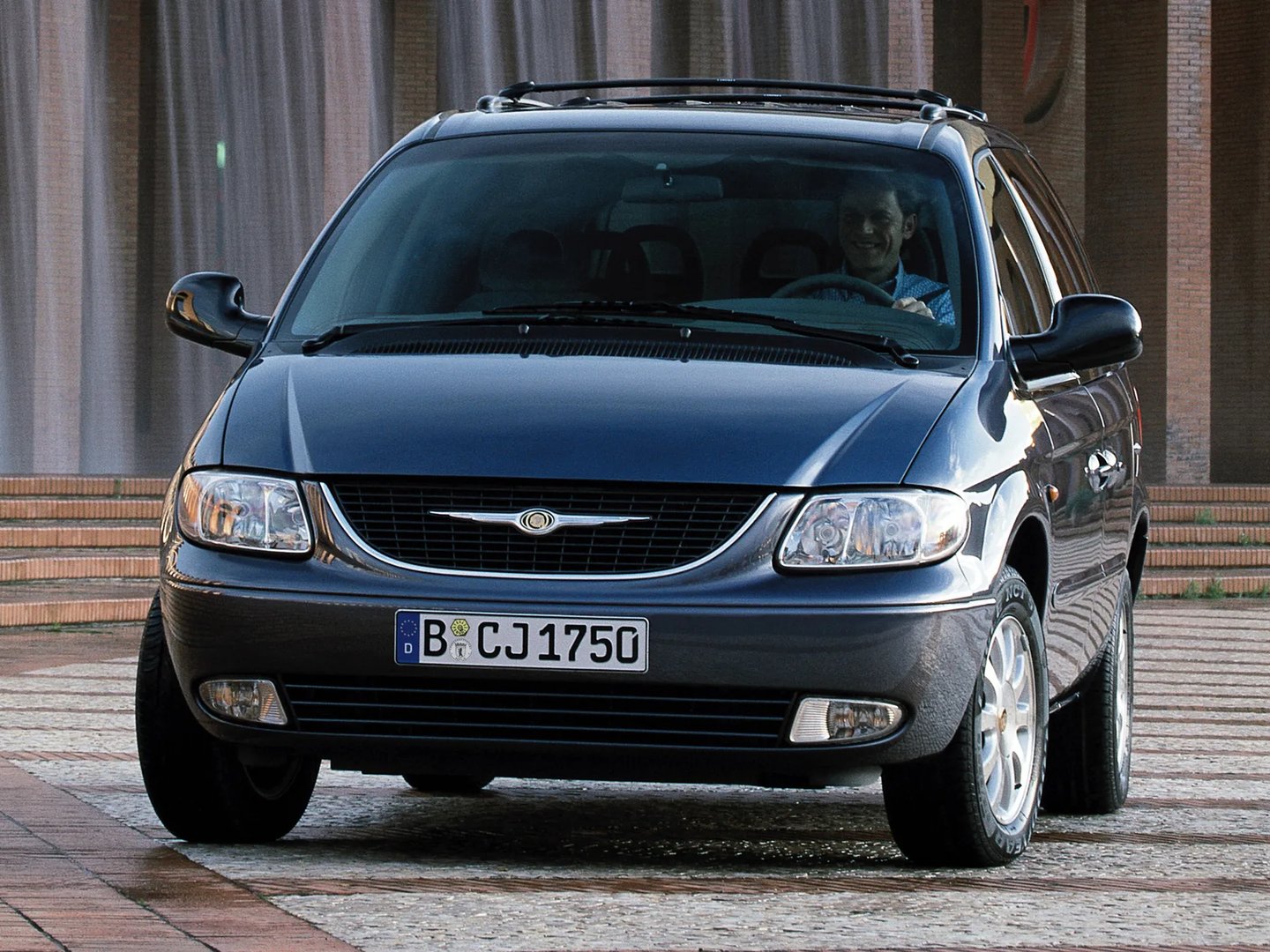 Chrysler Grand Voyager 4 generation