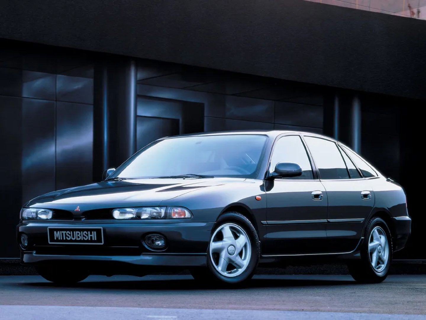 Mitsubishi_Galant_7_generation__Hatchback_5-door__1.jpg