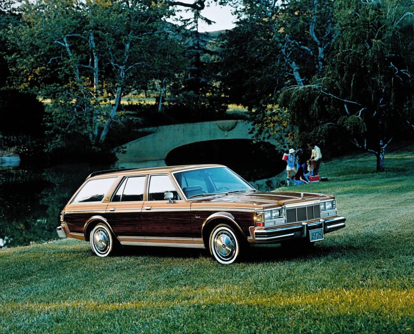 Dodge_Diplomat_1_generation__Estate_5-door__1.jpg