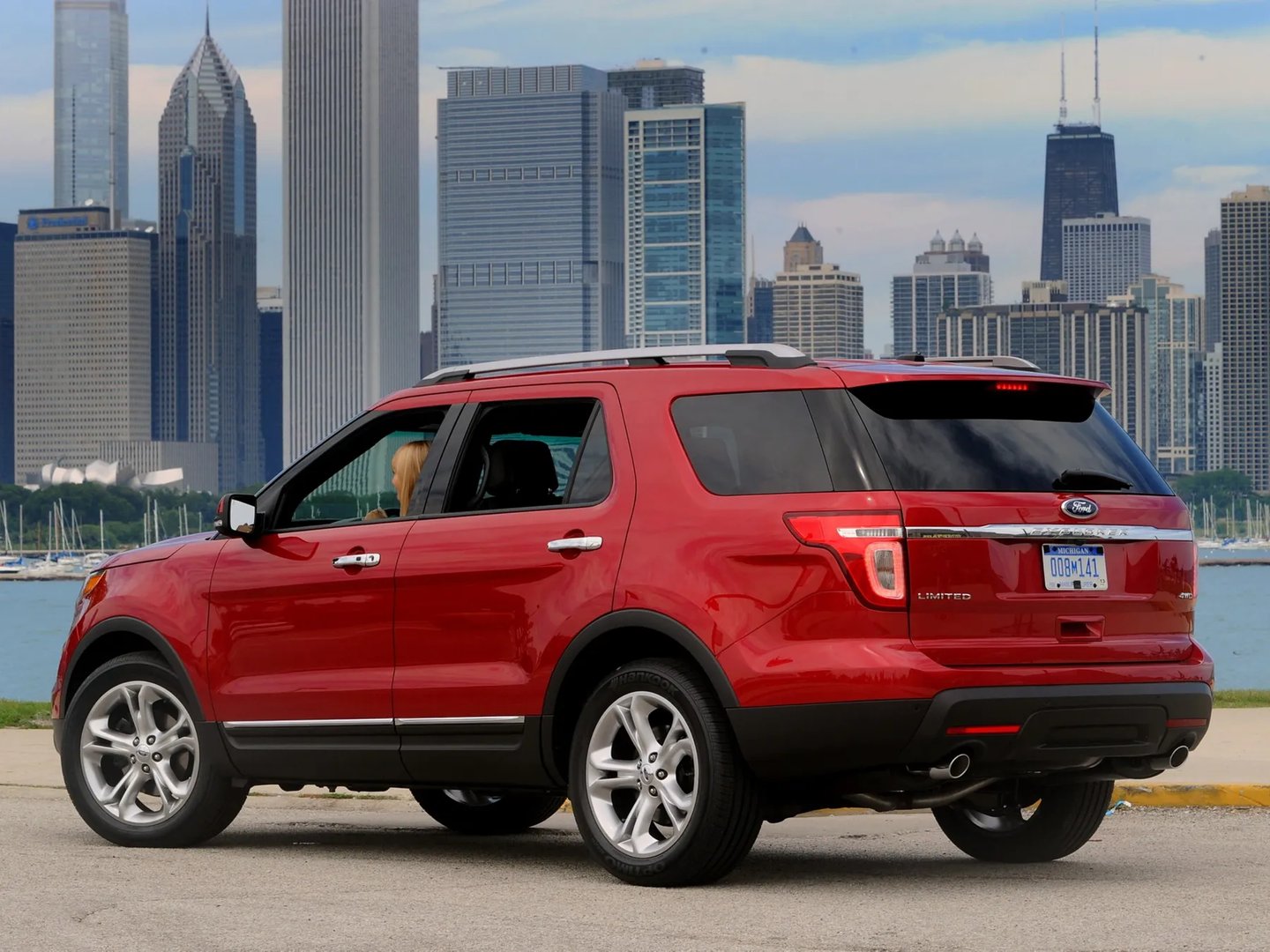 Ford_Explorer_5_generation__SUV_5-doors__1.jpg