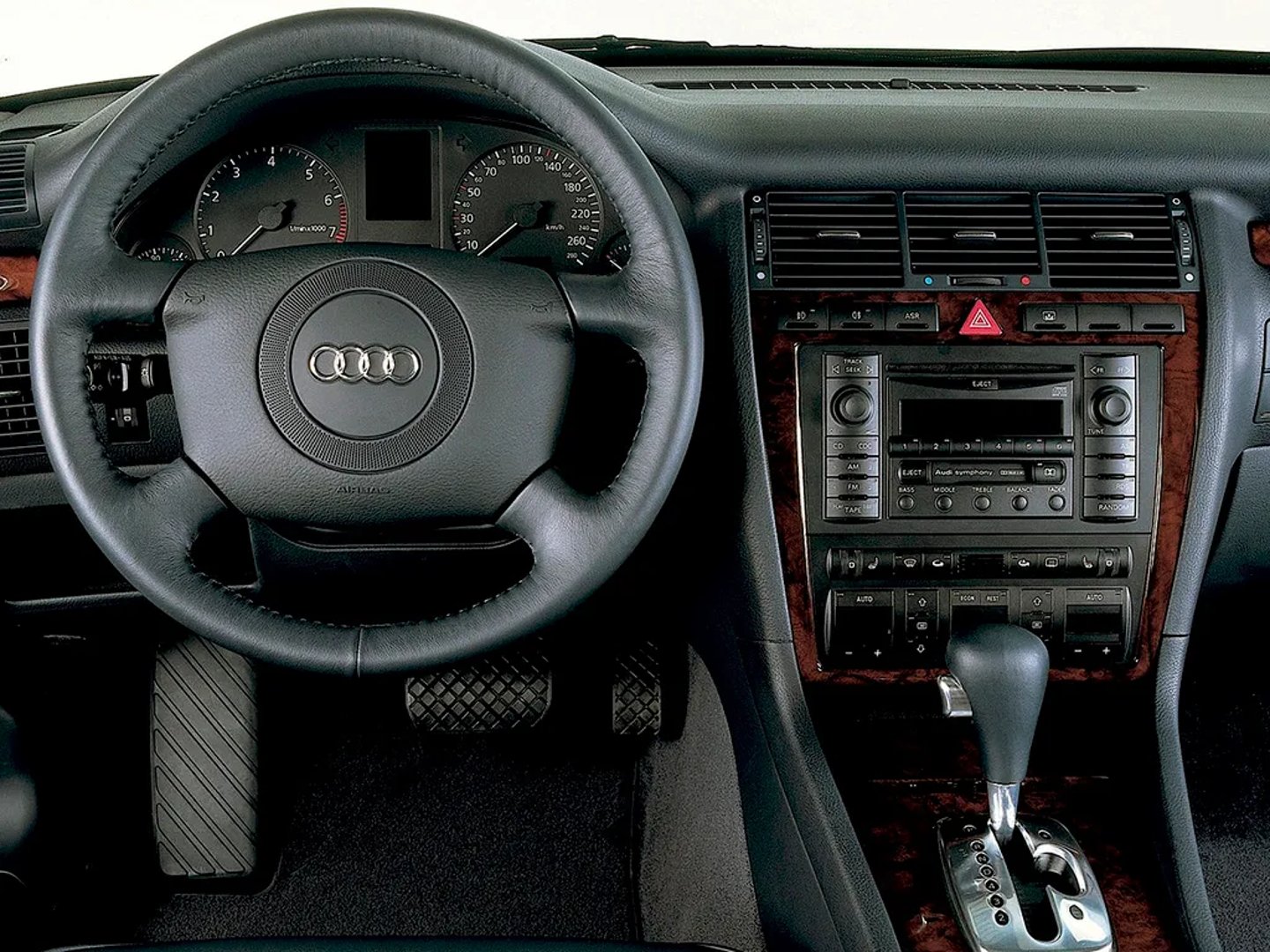 Audi_A8_1_generation_restyling__Sedan__11.jpg