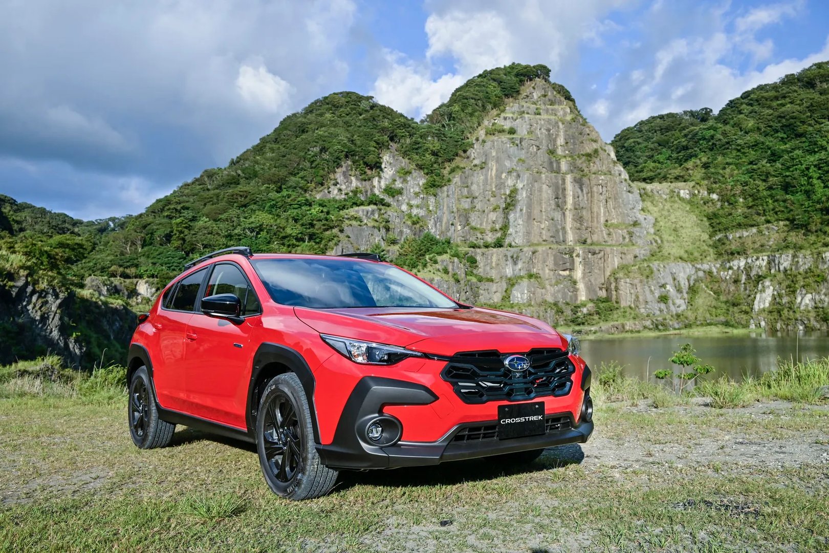 Subaru_Crosstrek_2_generation__SUV_5-doors__9.jpg