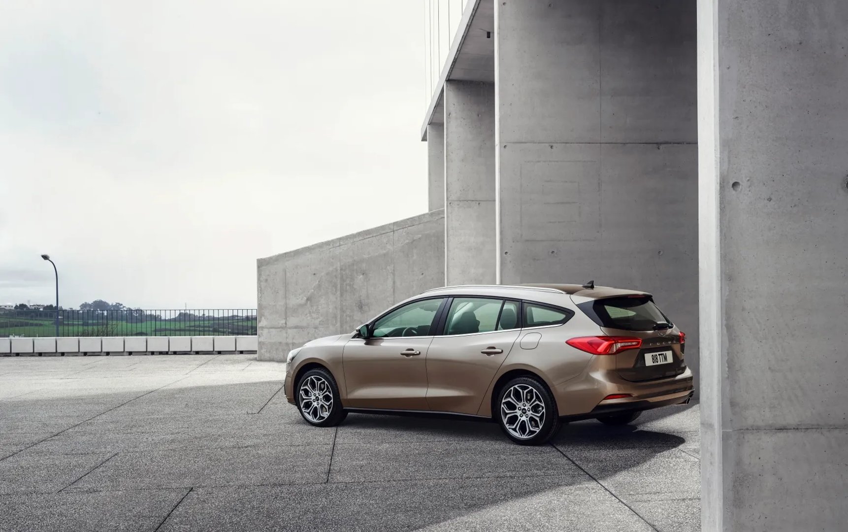 Ford_Focus_4_generation__Estate_5-door__6.jpg