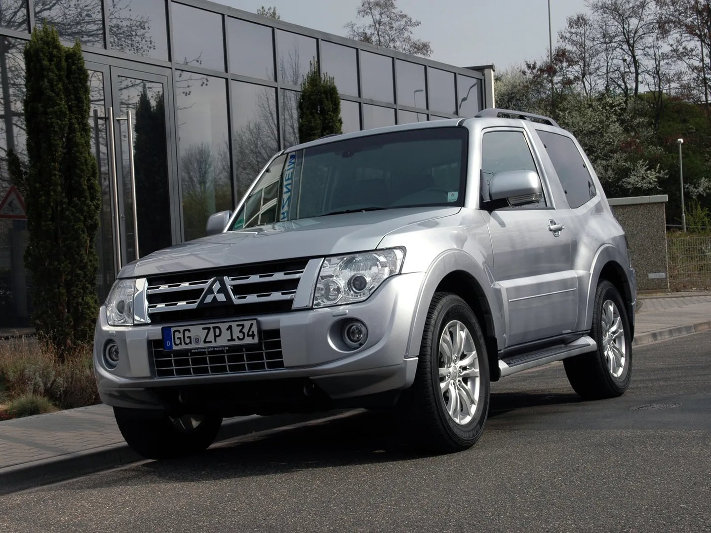 Mitsubishi Pajero 4 generation, restyling 1  SUV 3-doors