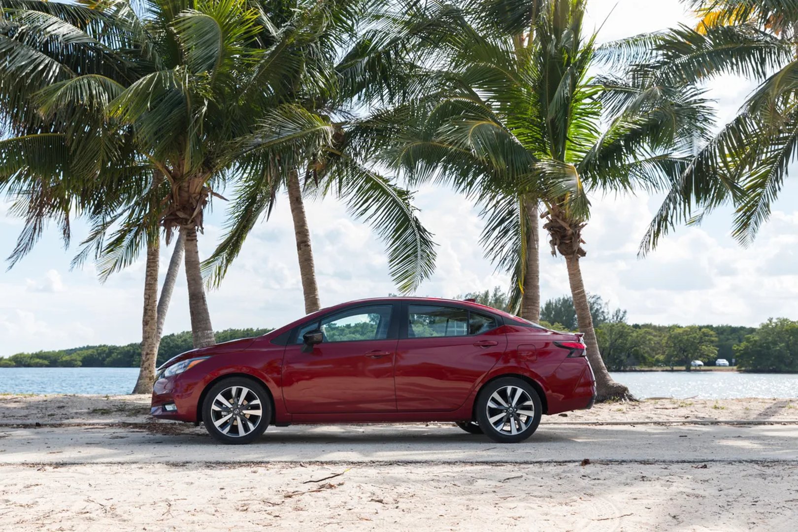 Nissan_Versa_3_generation__Sedan__3.jpg