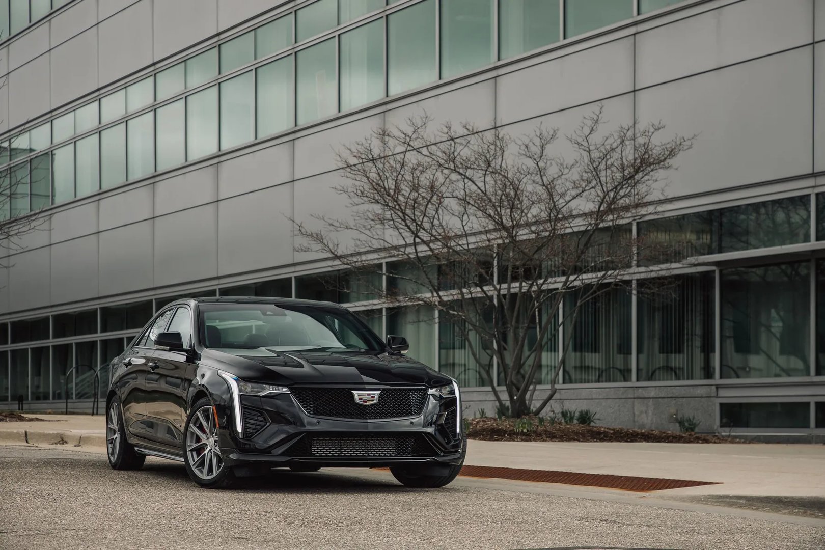 Cadillac_CT4-V_1_generation__Sedan__6.jpg