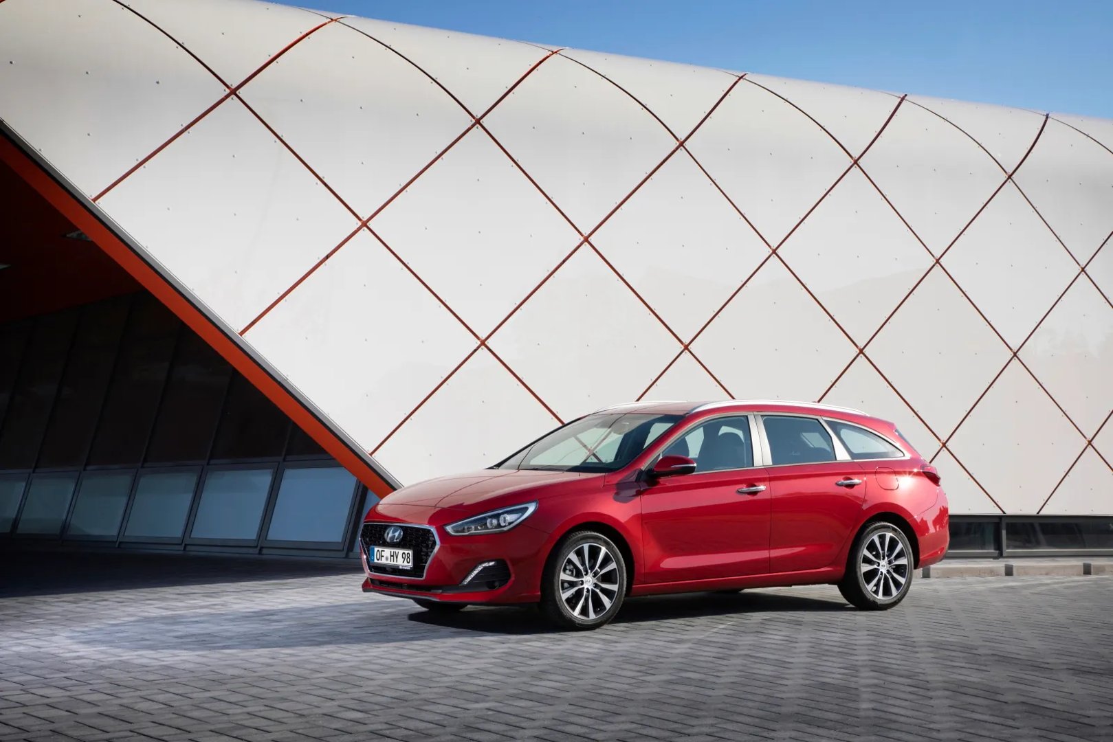 Hyundai_i30_3_generation_restyling__Estate_5-door__4.jpg