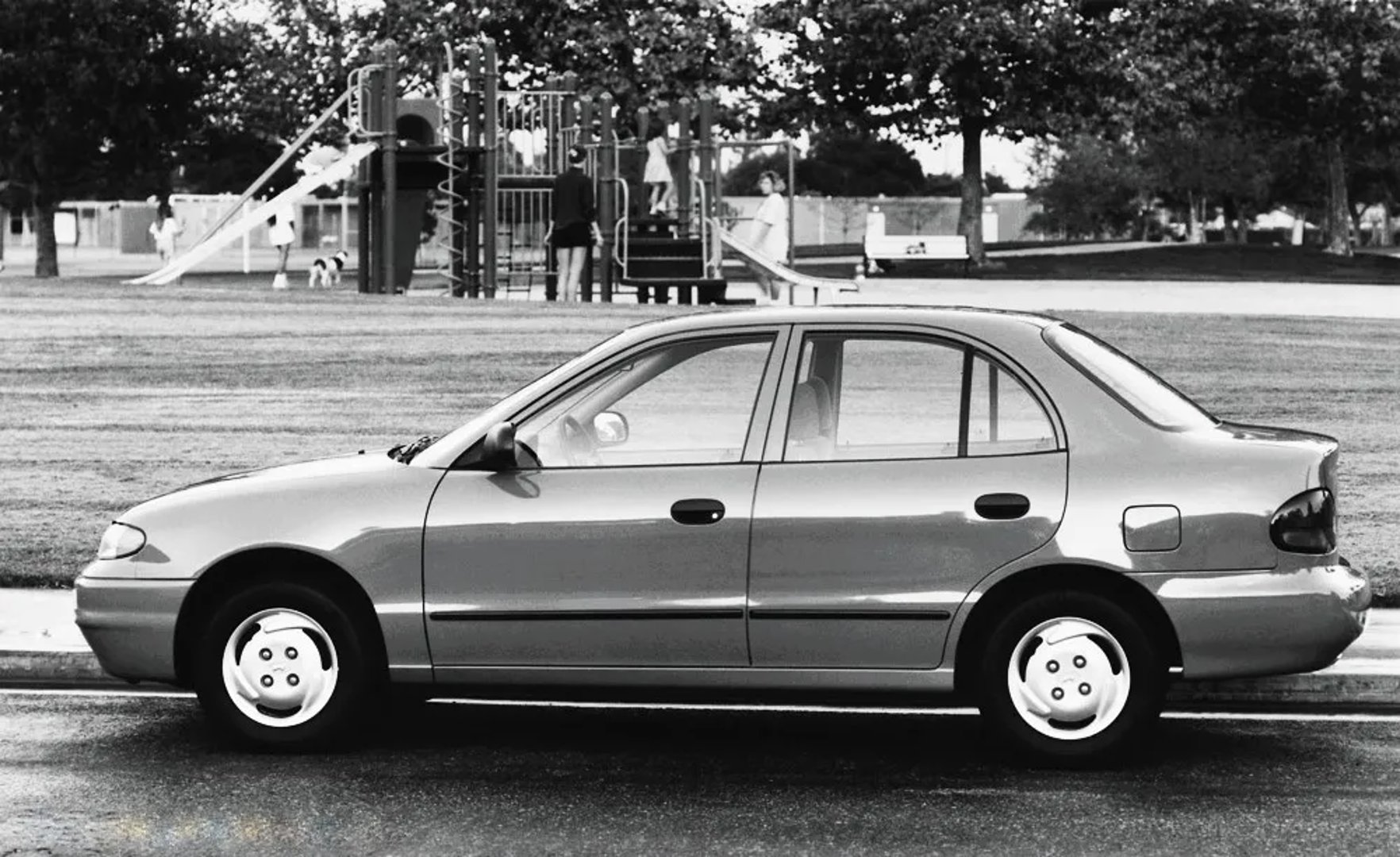 Hyundai_Accent_1_generation__Sedan__7.jpg