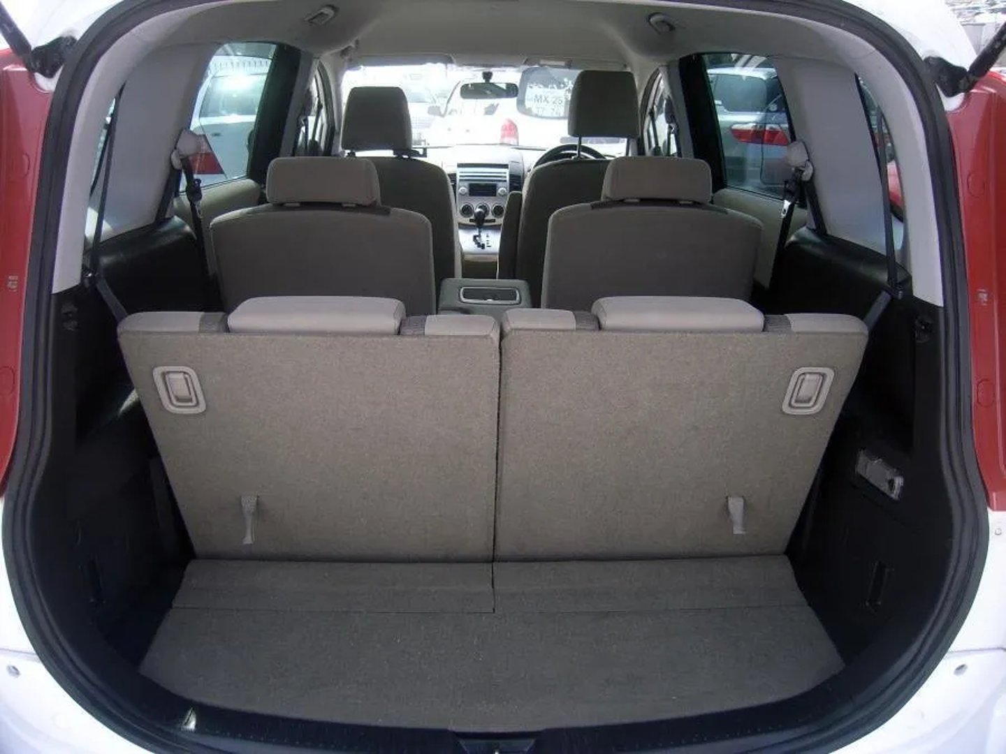 Mazda_Premacy_2_generation__Compact_Van__10.jpg