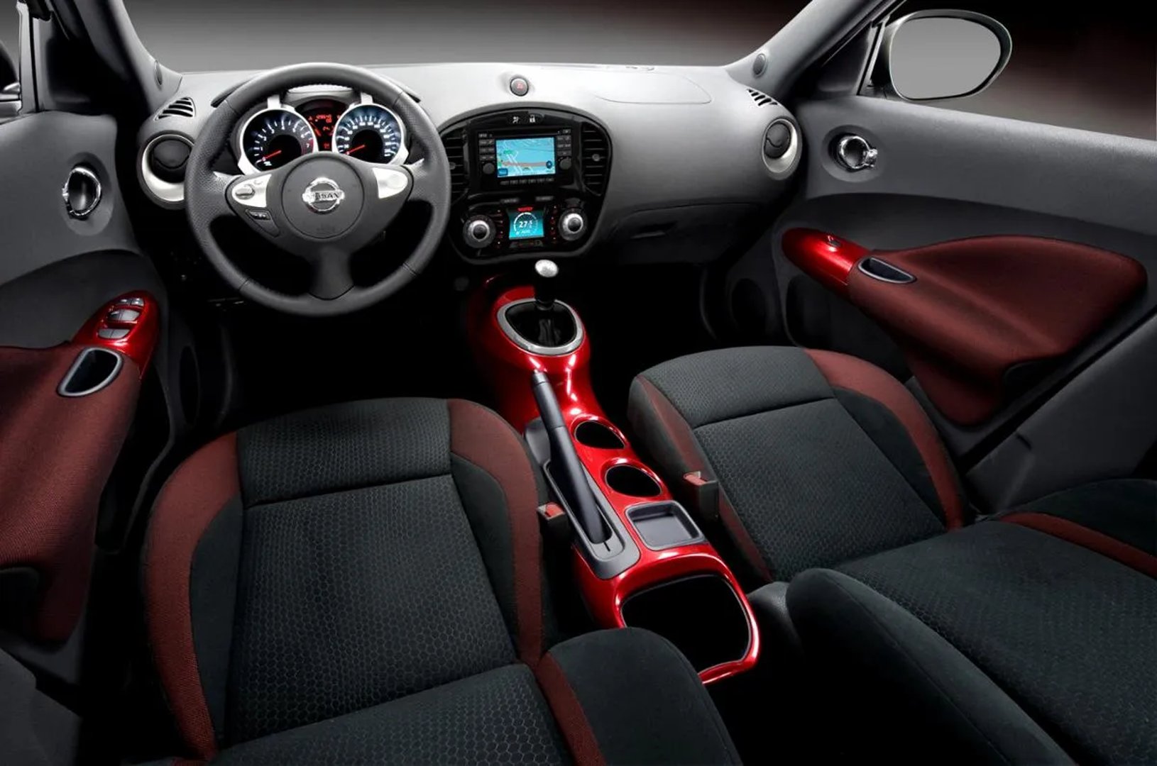 Nissan_Juke_1_generation__SUV_5-doors__10.jpg