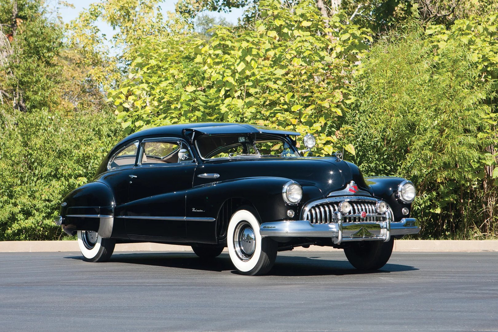 Buick_Roadmaster_4_generation__Fastback__1.jpg