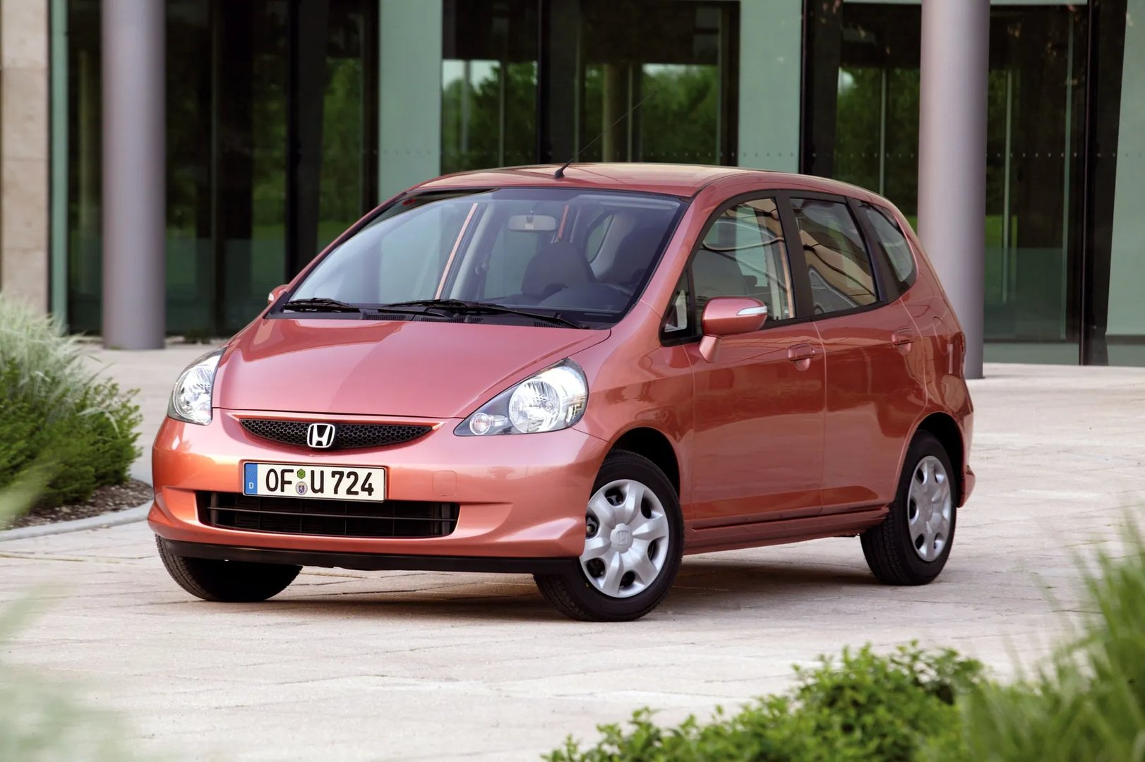 1 generation, restyling 