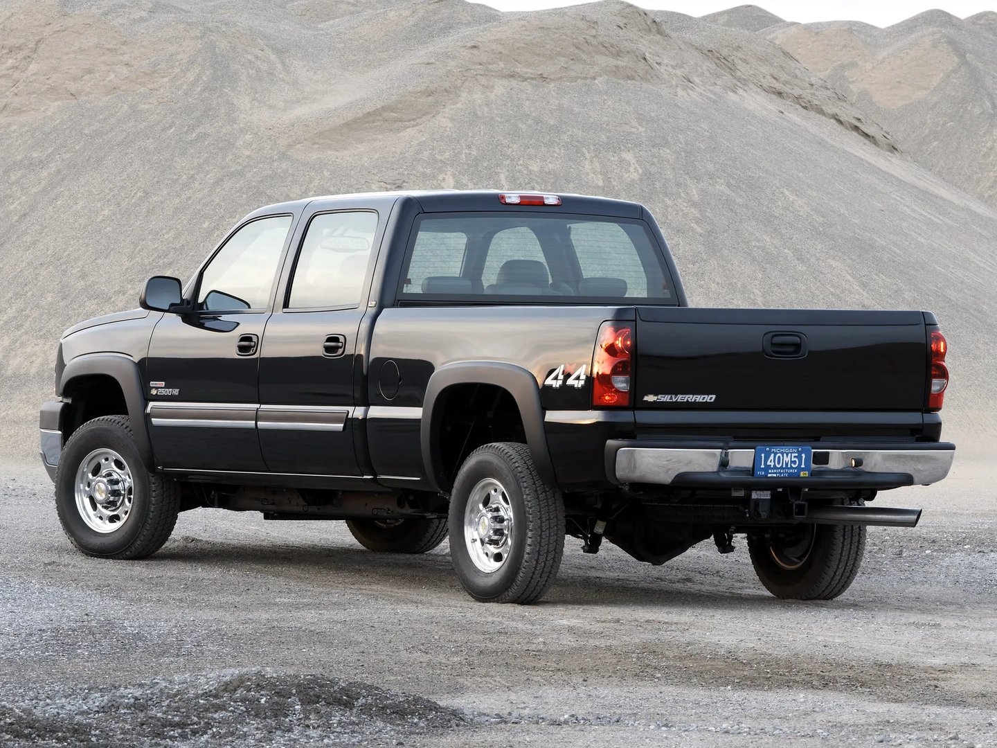 Chevrolet_Silverado_1_generation_restyling__Pickup_double-cab__7.jpg