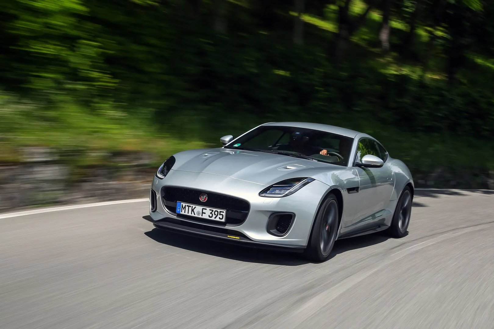 Jaguar_F-Type_1_generation_restyling__Coupe__1.jpg