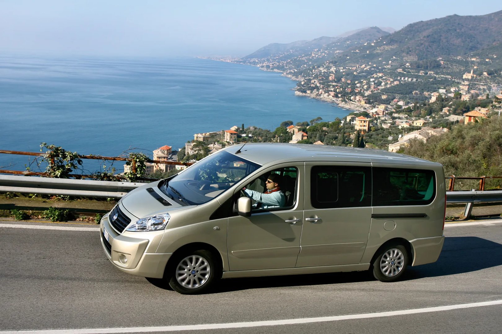Fiat_Scudo_2_generation__Minivan__9.jpg