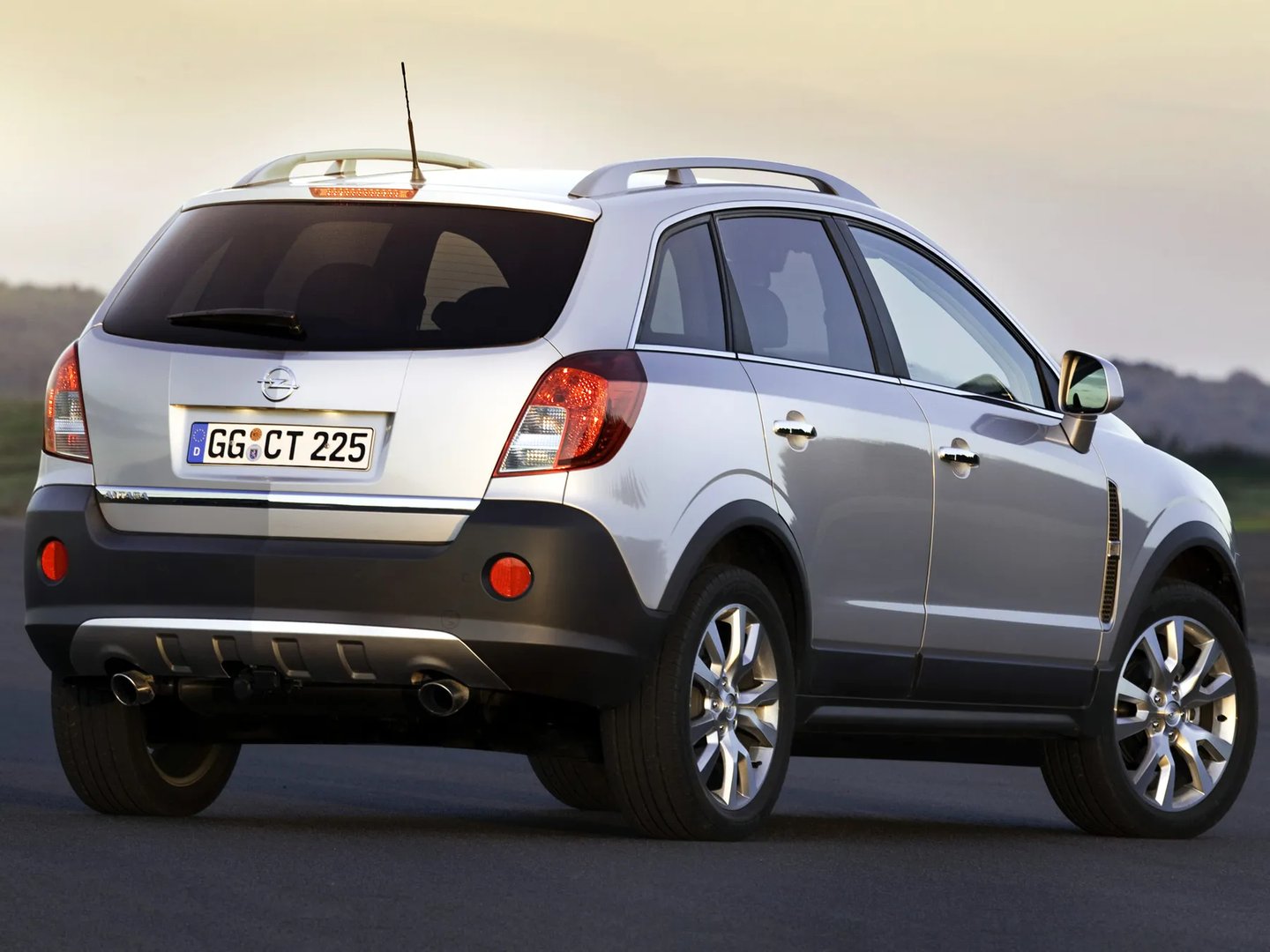 Opel_Antara_1_generation_restyling__SUV_5-doors__5.jpg