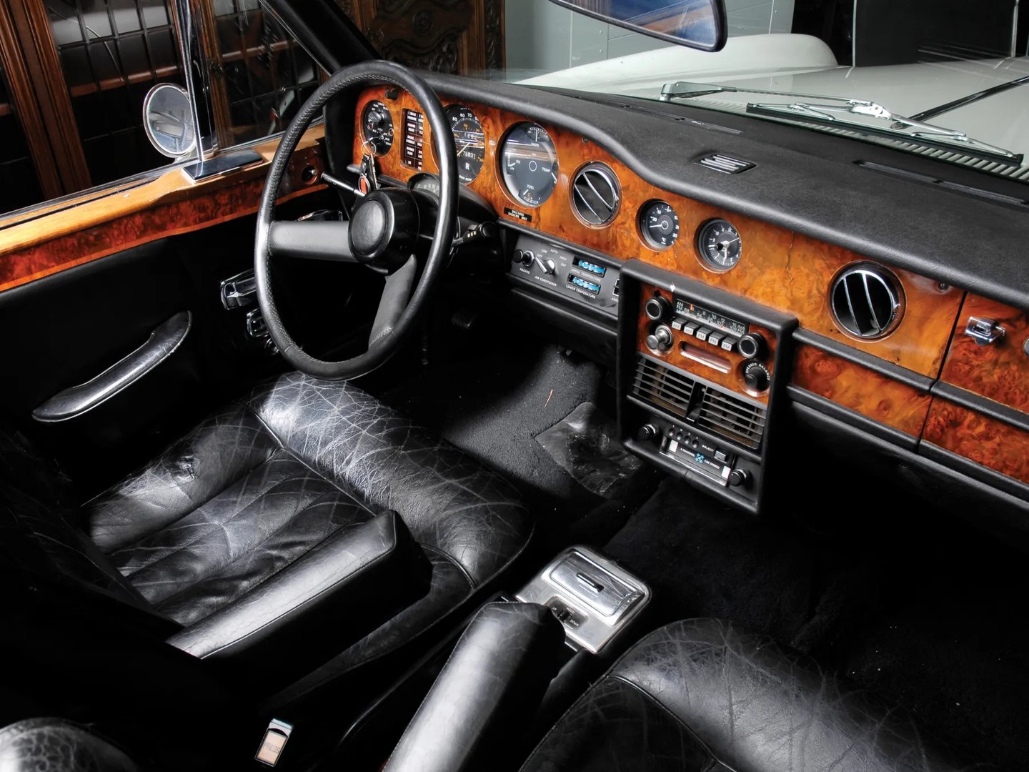 Rolls-Royce_Corniche_1_generation__Cabrio__12.jpg