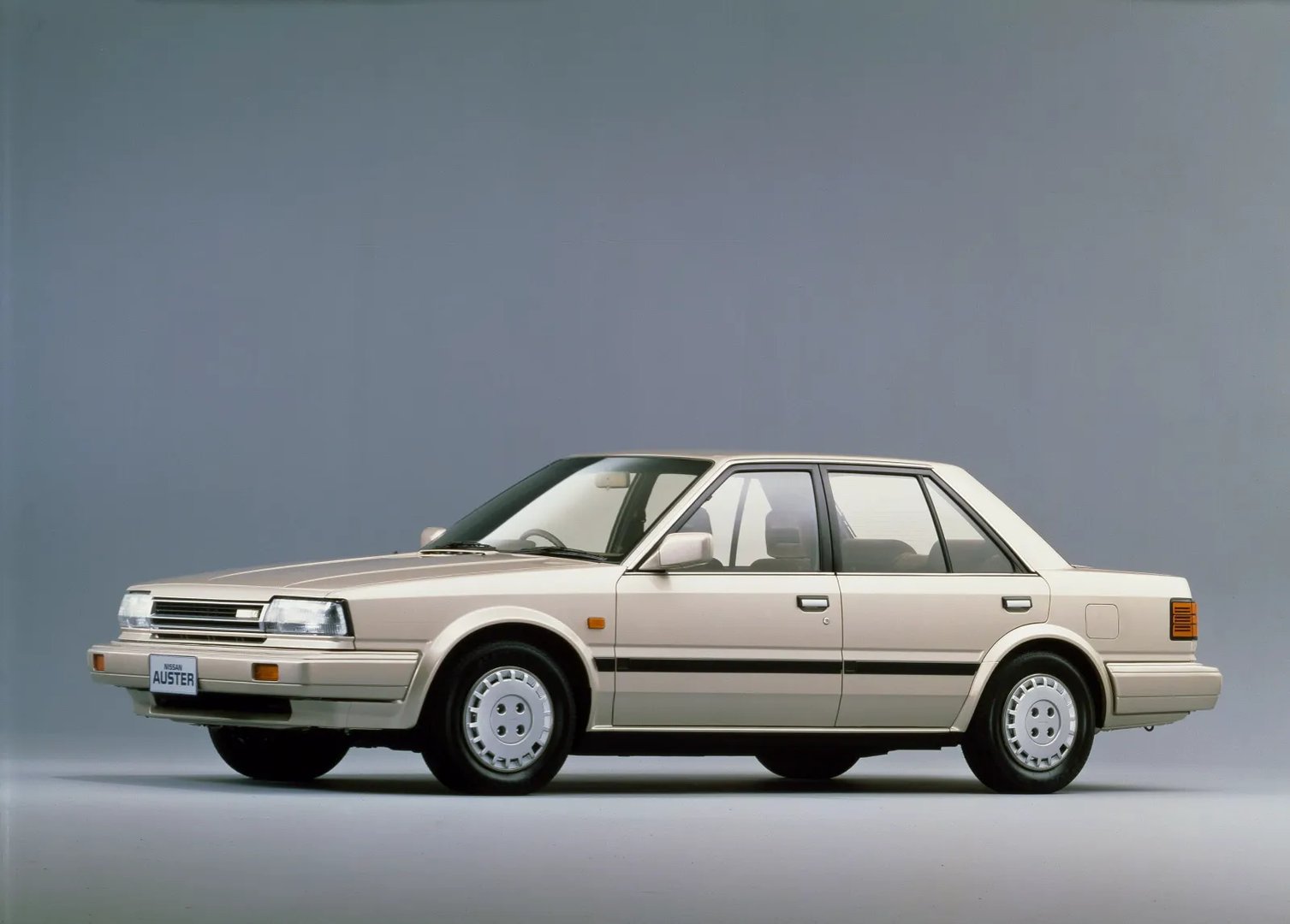 Nissan_Auster_3_generation__Sedan__3.jpg