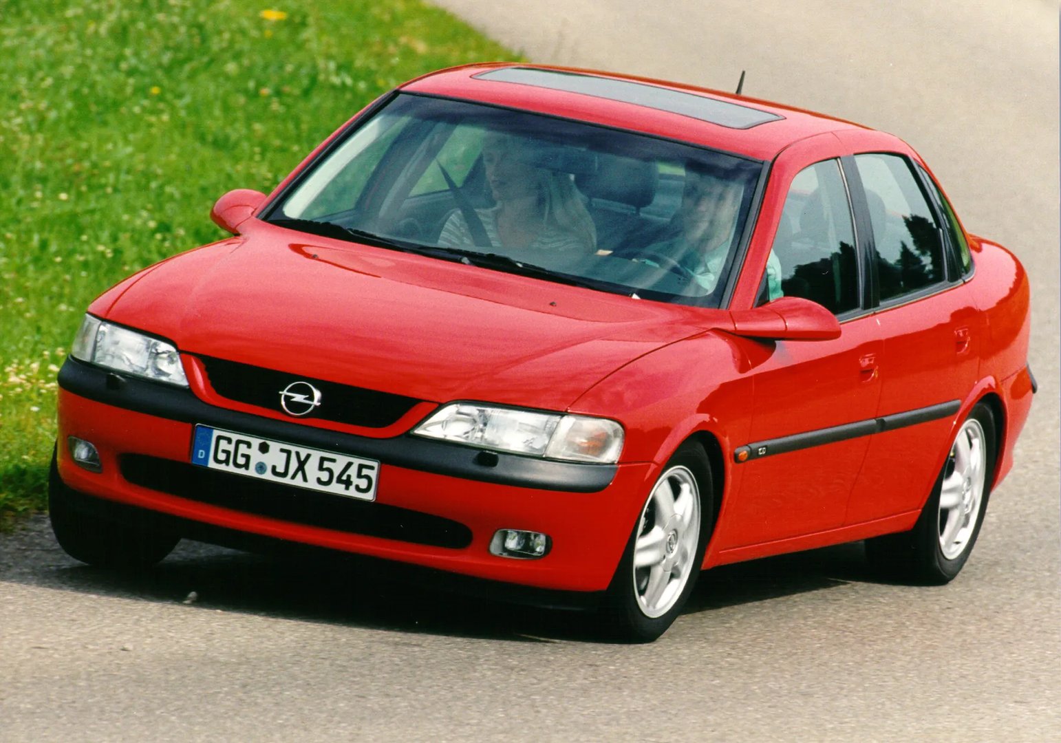 Opel_Vectra_2_generation__Sedan__4.jpg